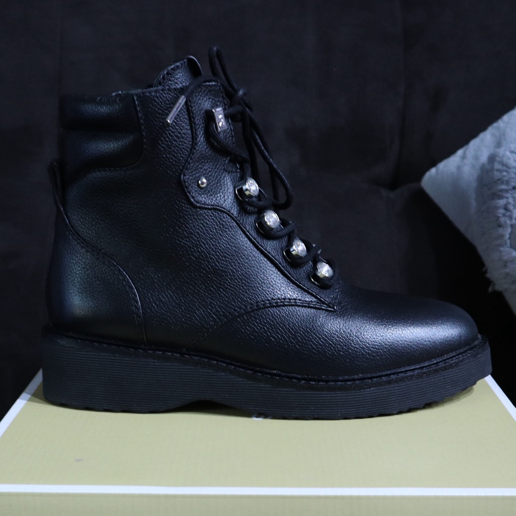 Nwt Michael Kors Trudy Embellished Leather Boot